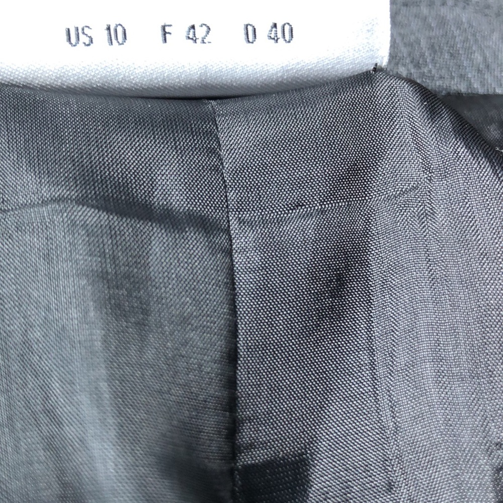 Akris Punto wool suit. - Picture 8 of 14